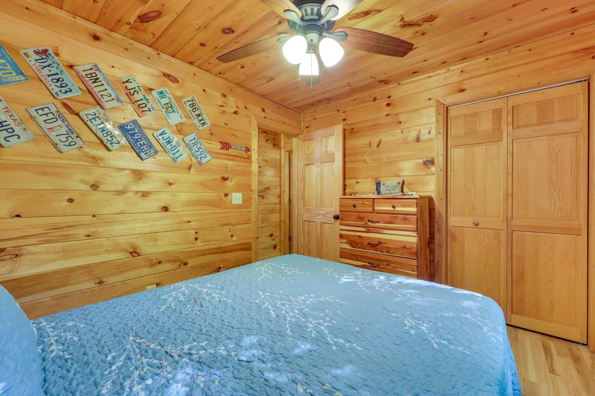 Riverfront Ellijay Cabin With Deck And Pool Access! Extérieur photo